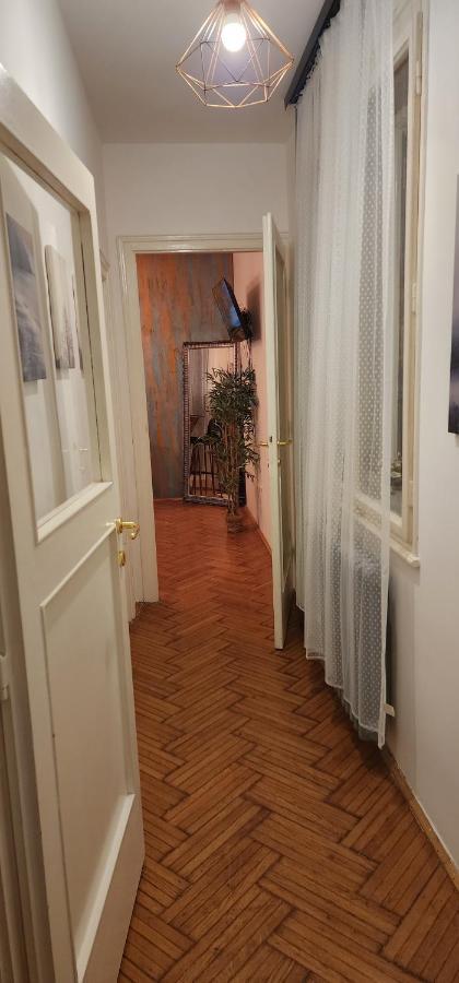 Red Clay Hilandarska Apartamento Belgrado Exterior foto
